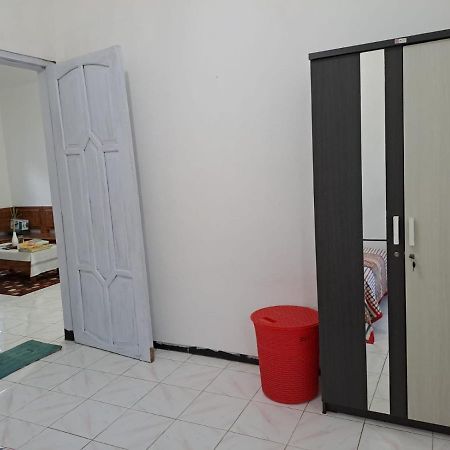 Indo Homestay Malang Buitenkant foto
