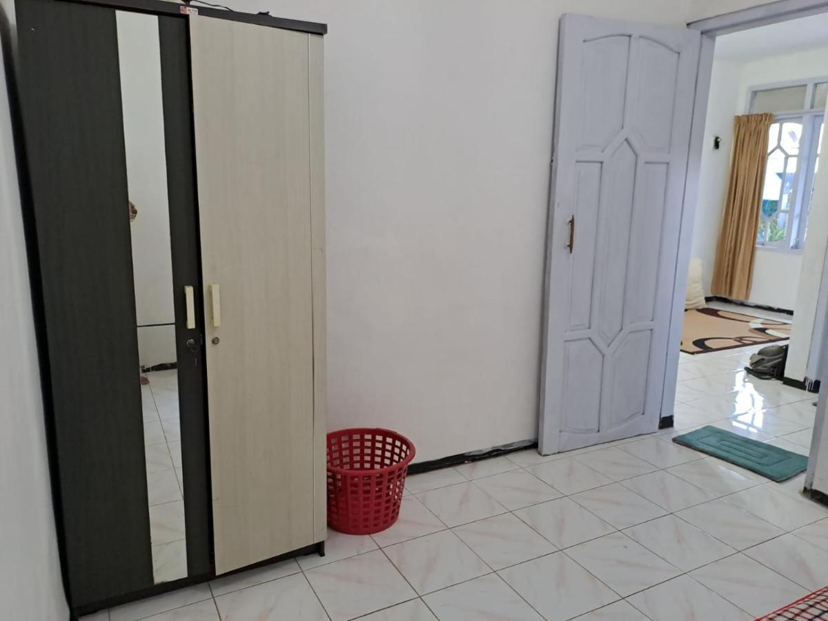 Indo Homestay Malang Buitenkant foto