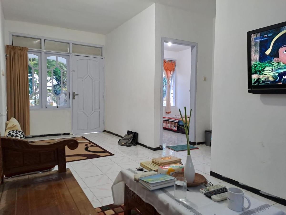 Indo Homestay Malang Buitenkant foto