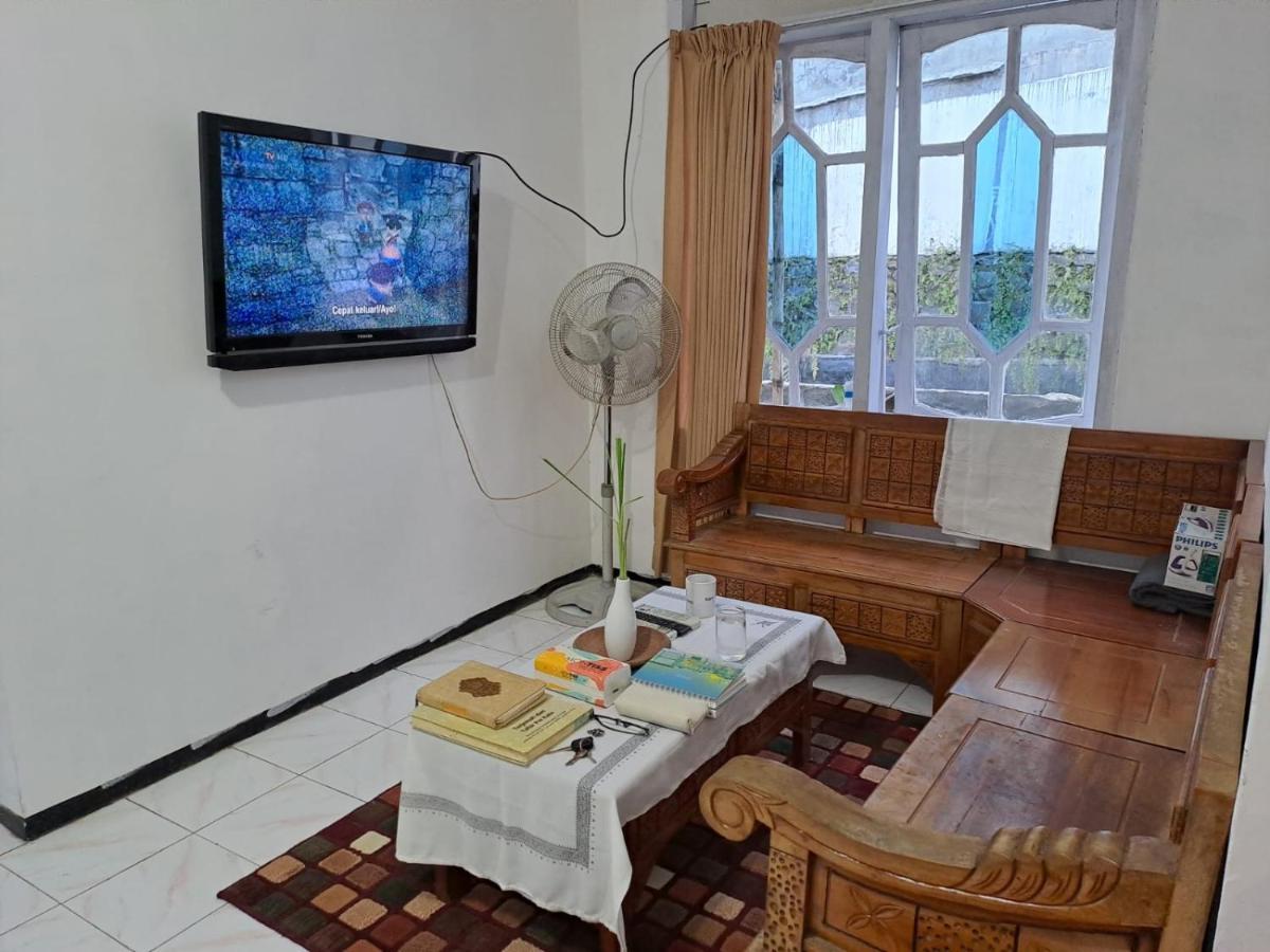 Indo Homestay Malang Buitenkant foto