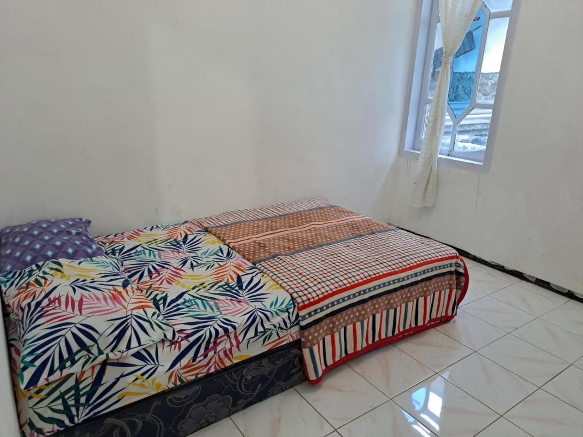 Indo Homestay Malang Buitenkant foto